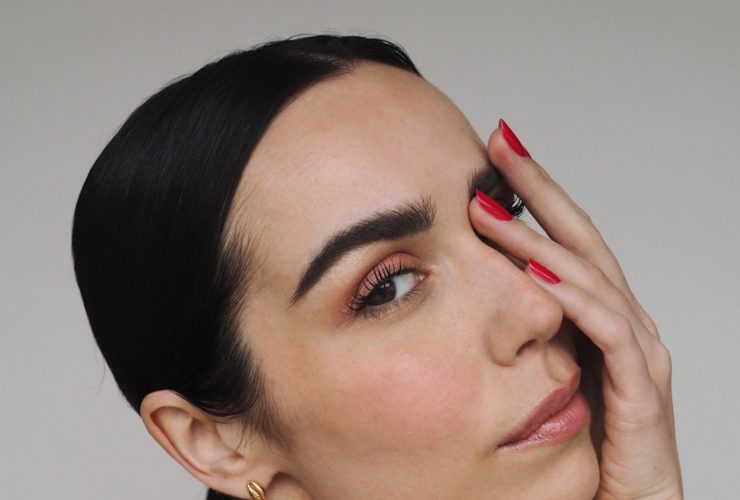 Titelbild Akvile Jurksa, Handmodel